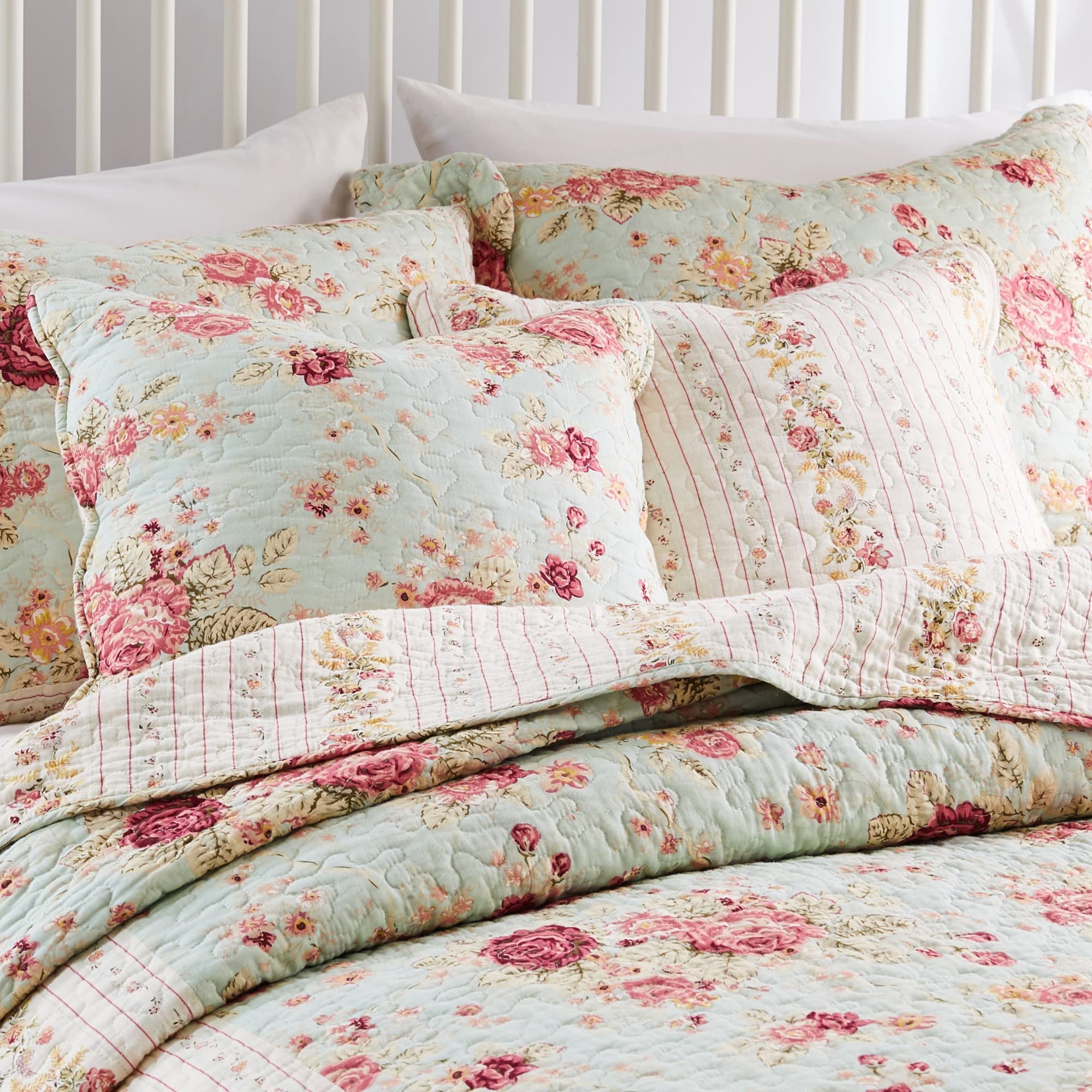 Greenland Home Antique Rose Pillow Set, 18 x 18 inches each (x2), Blue 2 Count image 1